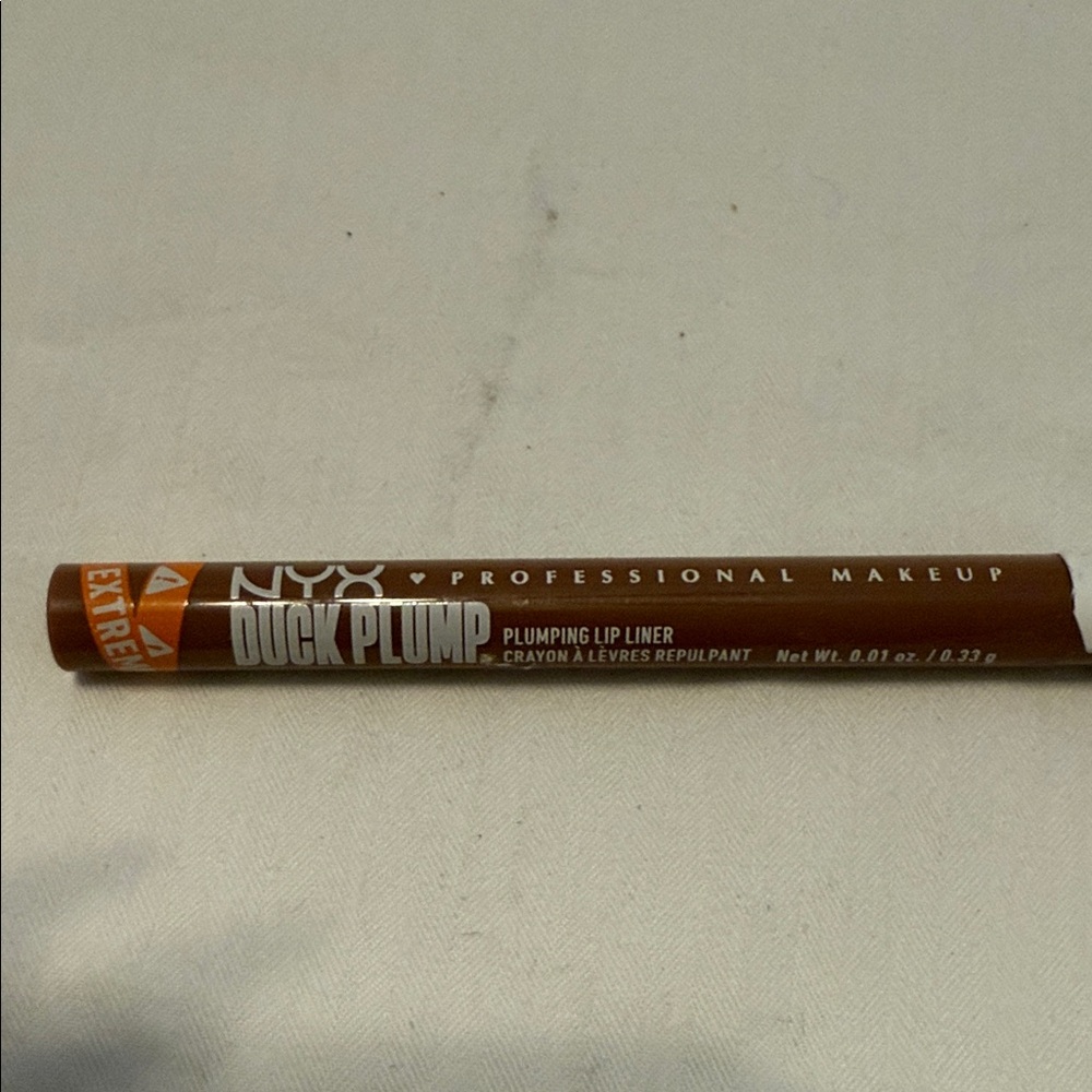 NYX Extreme Plump Lip Liner in Brown